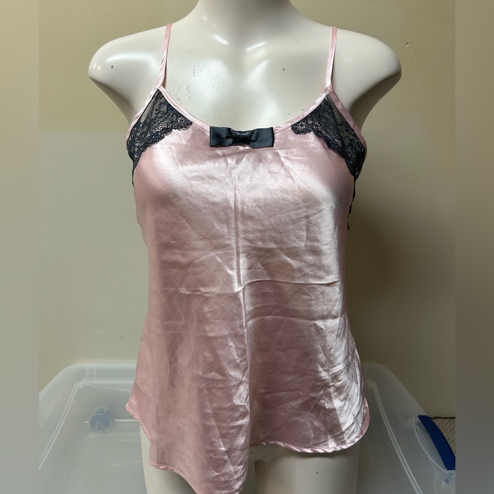 2/$20❤️- SLIP | Women’s La Vie En Rose slip size medium
